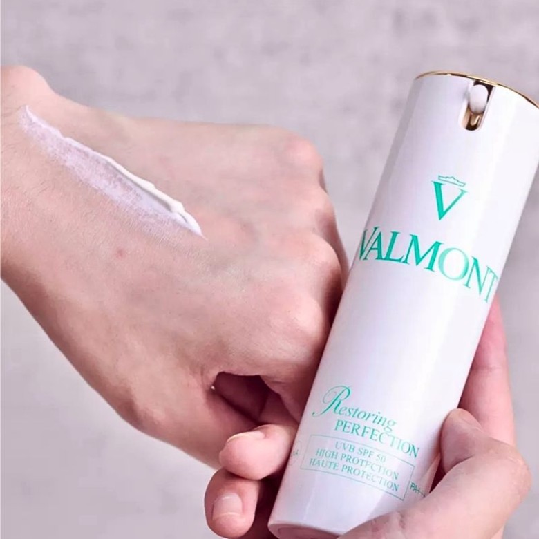 Kem chống nắng Valmont Restoring Perfection SPF 50