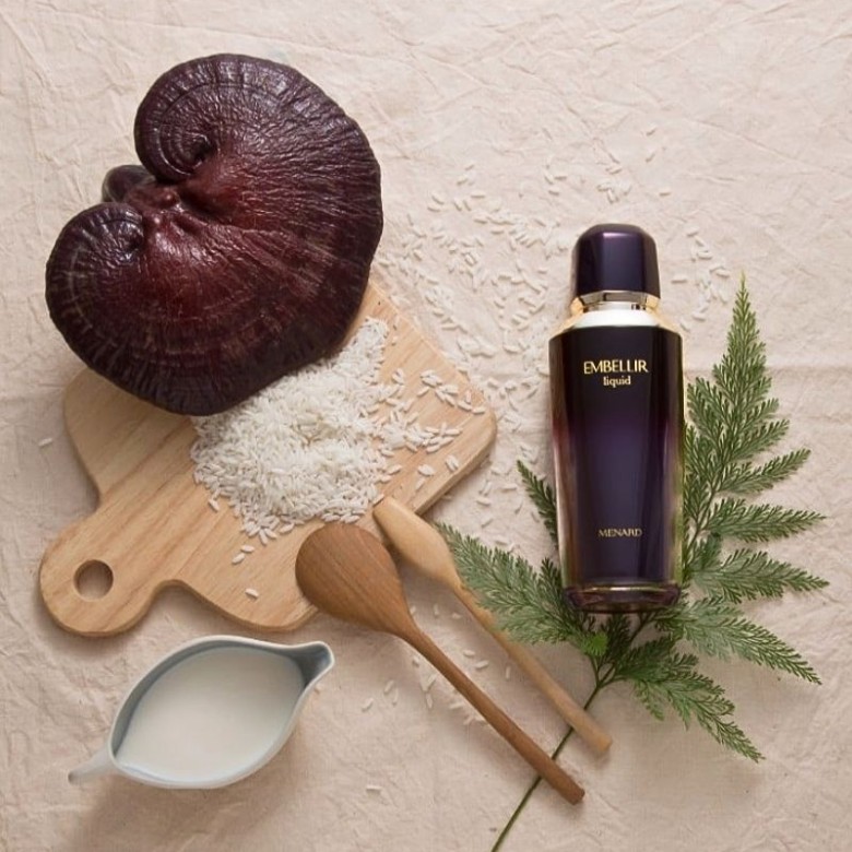 Dung dịch dưỡng ẩm trẻ hóa từ gene Menard Embellir Liquid