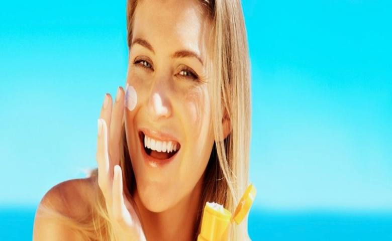 Hướng dẫn Cách sử dụng serum và kem chống nắng để giữ da khỏe mạnh và mịn màng
