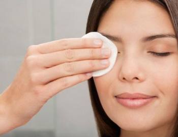 Review kem tẩy trang vùng mắt cao cấp Dermalogica Soothing Eye Make Up Remover đến từ Mỹ