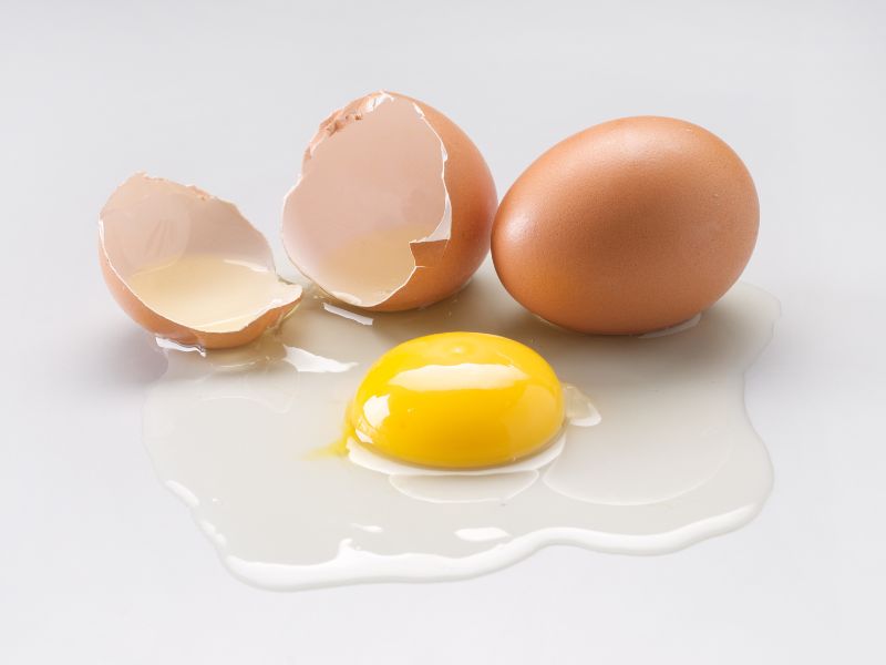cách làm trắng da bằng trứng gà