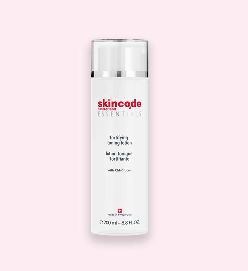 Dung dịch dưỡng ẩm và tinh khiết da Skincode Essential Forifying Toning Lotion.