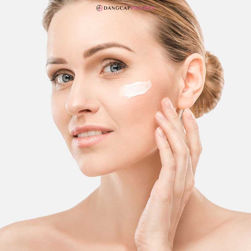 Infini Premium BioAgePeel Cream thích hợp với những làn da sau thẩm mỹ, treatment,...