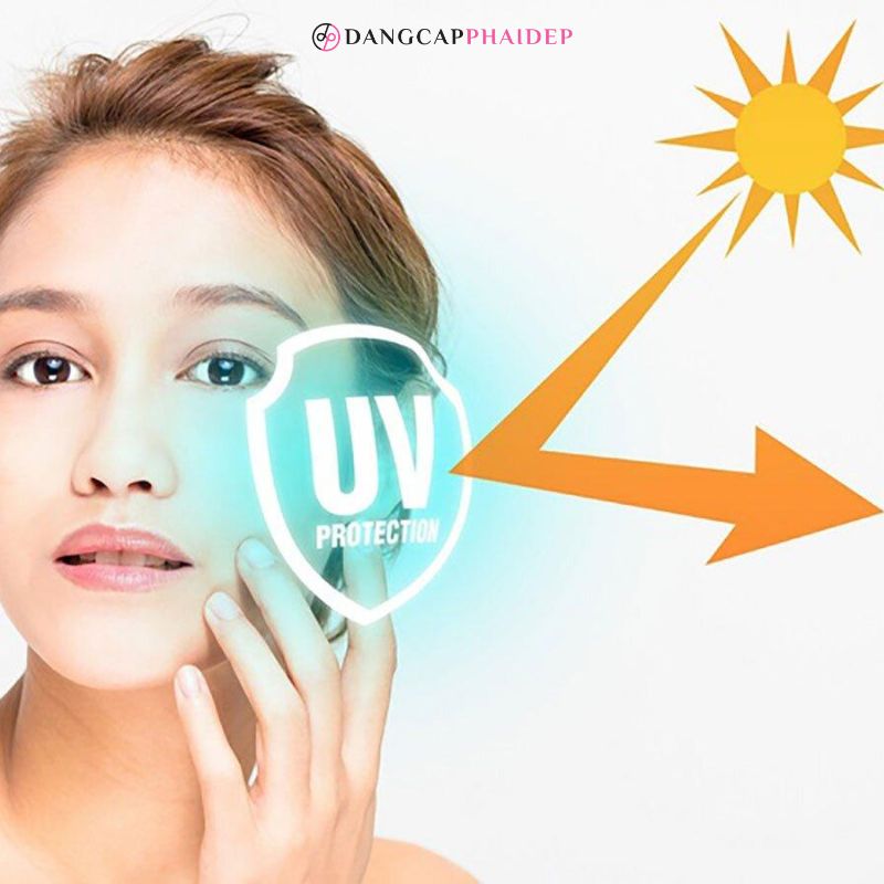 Bôi kem chống nắng có khả năng chống lại các tia UV.