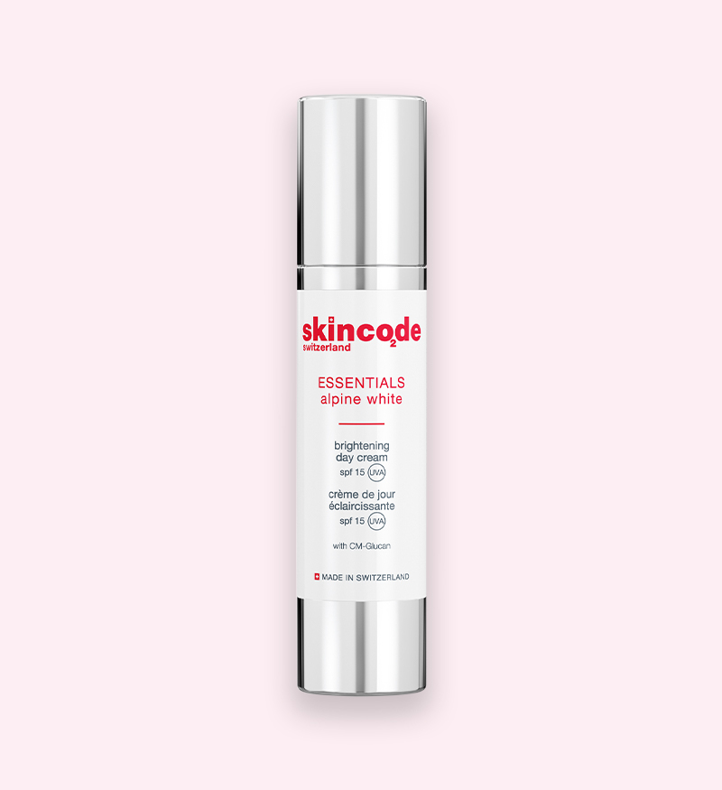 Kem dưỡng trắng chống nắng ban ngày Skincode Brightening Day Cream SPF15.