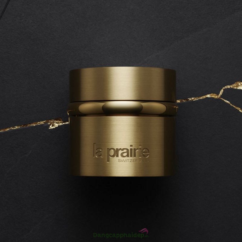 La Prairie Pure Gold Radiance Eye Cream có thành phần chính là vàng.