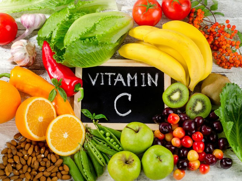 Bổ sung thực phẩm giàu vitamin C giúp bảo vệ da khỏi tổn thương