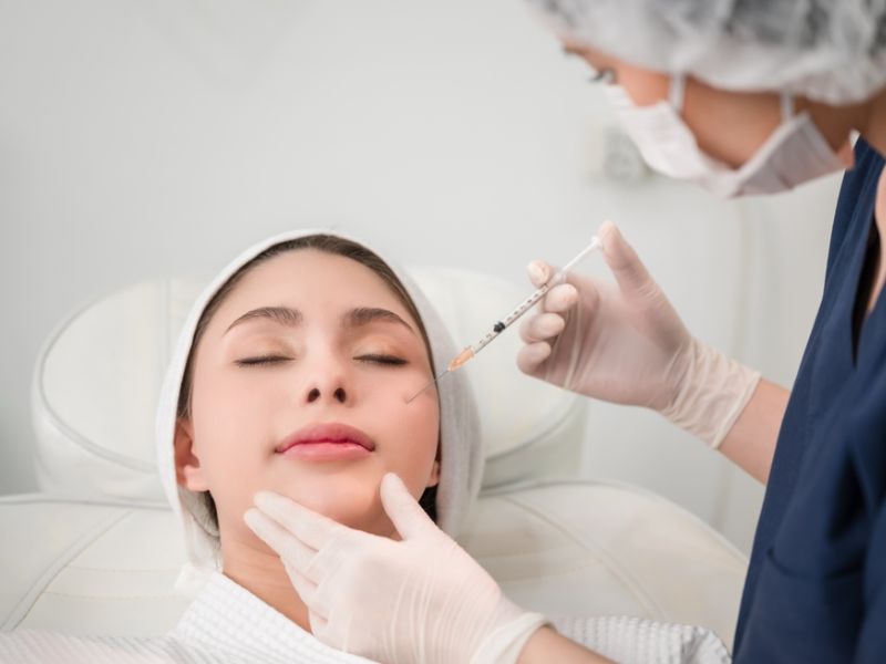 Tiêm filler Restylane Lyft giúp gương mặt trẻ trung và cân đối hơn